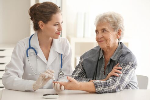 arts en patiënt met diabetes